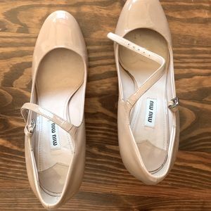 Miu Miu Mary Janes. Pumps with a strap!
